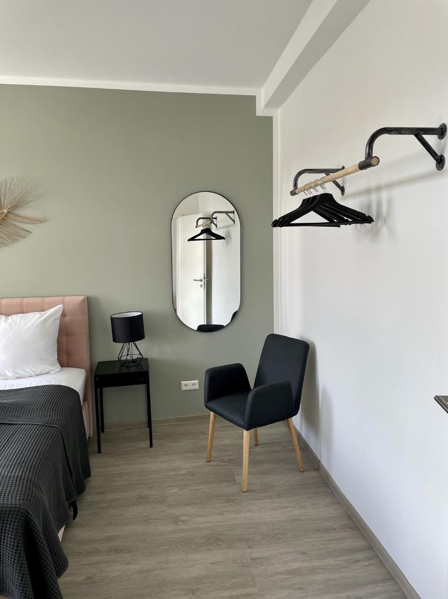 Discovair - Eisenach Karl14 - Vollausgestattete Apartments Mit Netflix In Der Fussgaengerzone Room photo